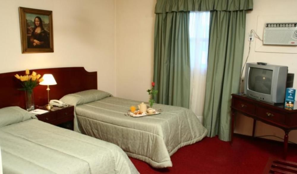 Ritz Hotel Mendoza Room photo