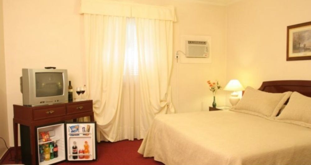 Ritz Hotel Mendoza Room photo